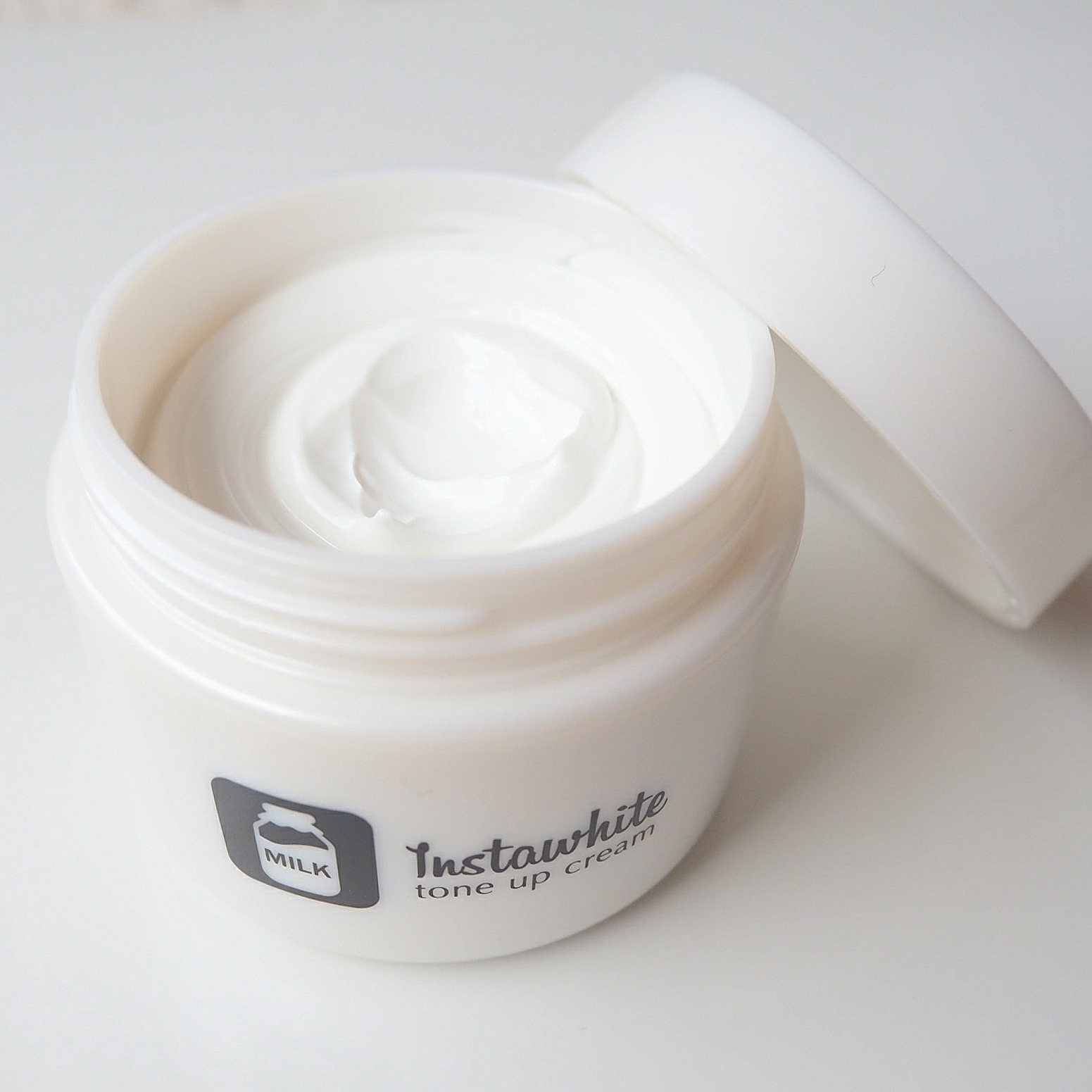 明色化粧品 / Instawhite トーンアップクリームの公式商品情報｜美容