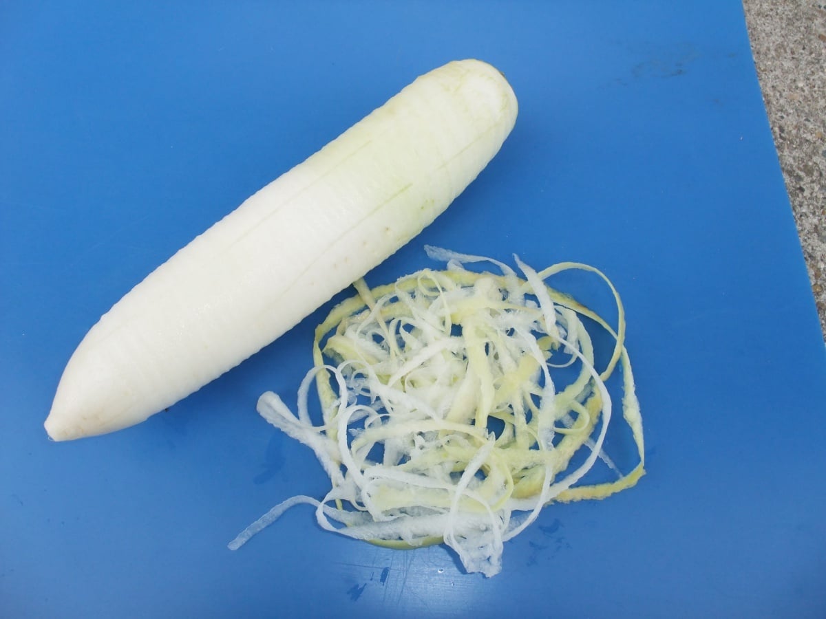 株式会社イナモク 大根太郎 IKR-611 , IKR-812 自動皮剥き装置 | 製品