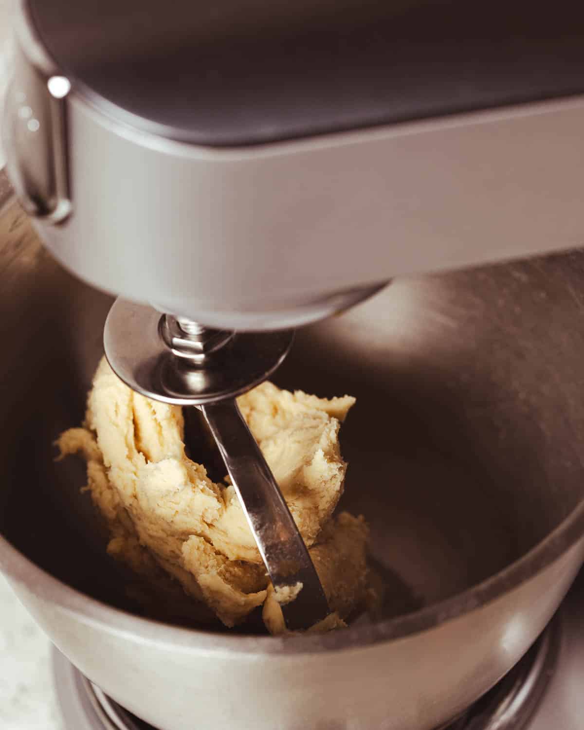 Kenwood Titanium Chef Baker XL Stand Mixer Review (2026) - FoodyWise