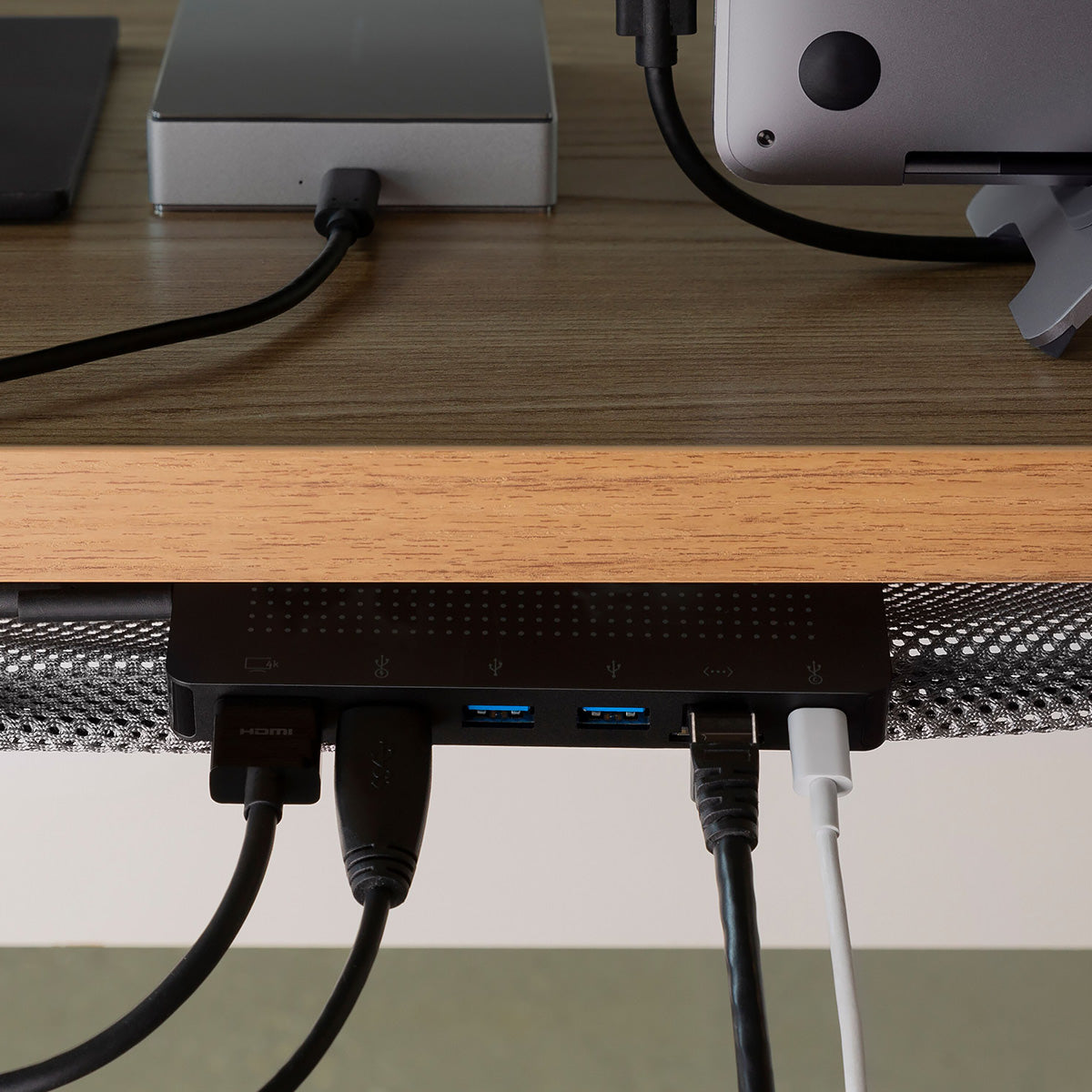 Twelve South StayGo USB-C Hub – FOCALPOINT DIRECT