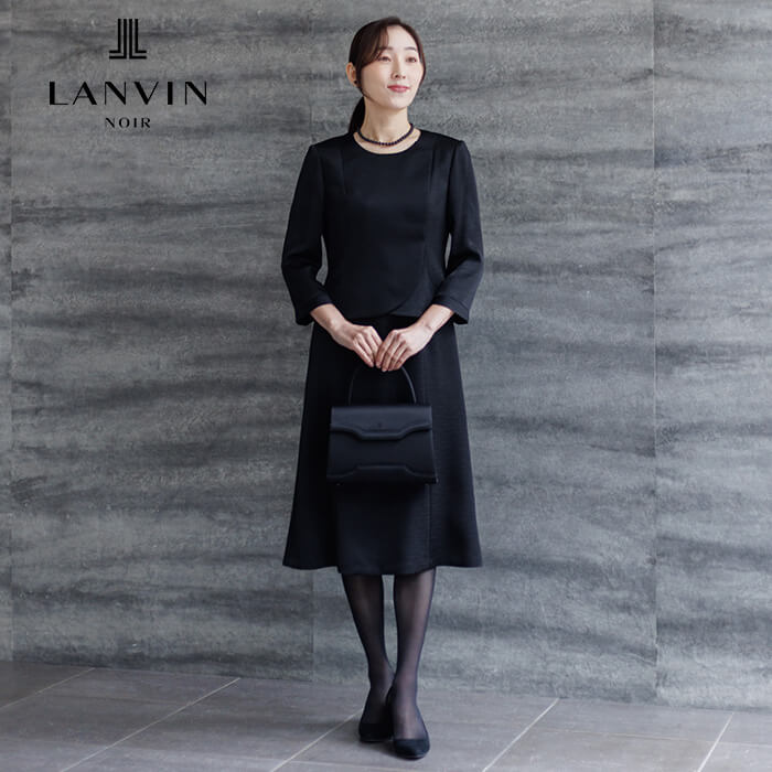 上質なジャカードに品格薫るアンサンブル 19号・ブラック｜東京