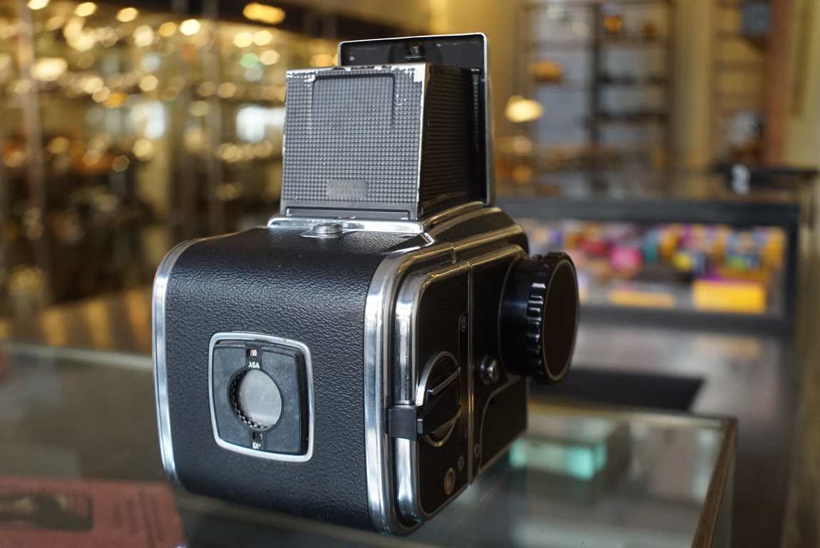 Hasselblad 500C + Planar 80mm F/2.8 T* chrome + A12 back