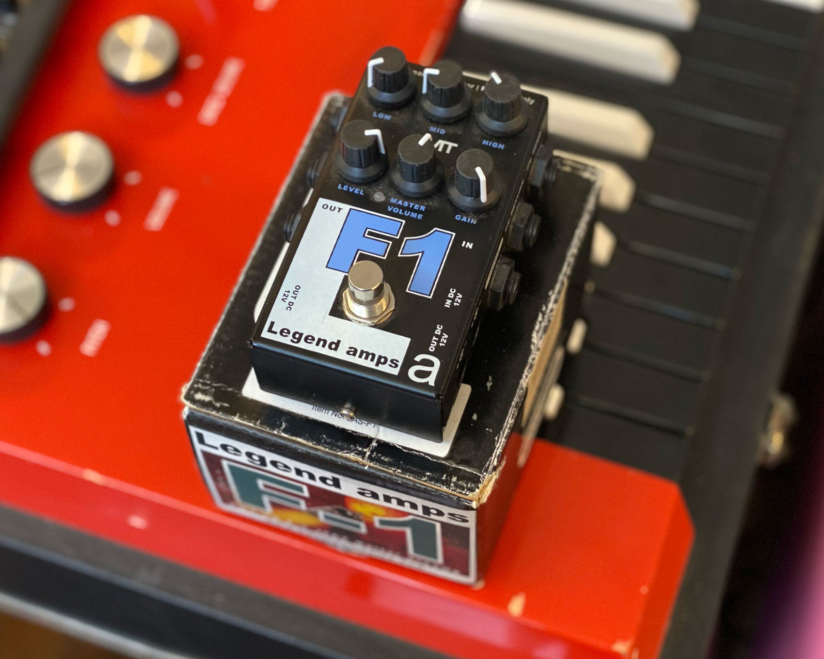 AMT Electronics F-1 JFET Guitar Preamp Pedal – Found Sound