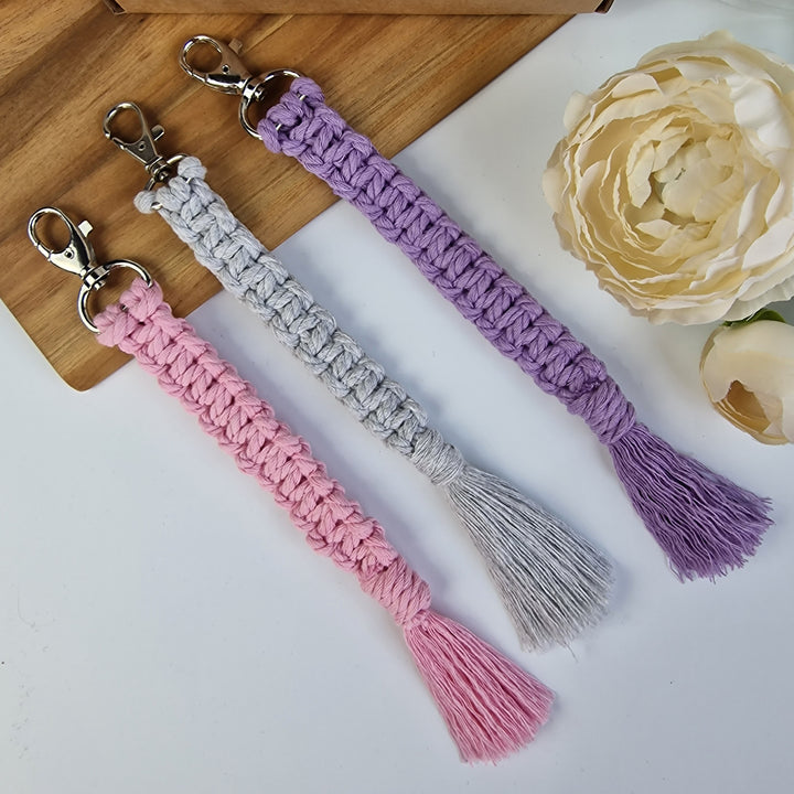 Simple macrame keychain tutorial – Fox The Maker
