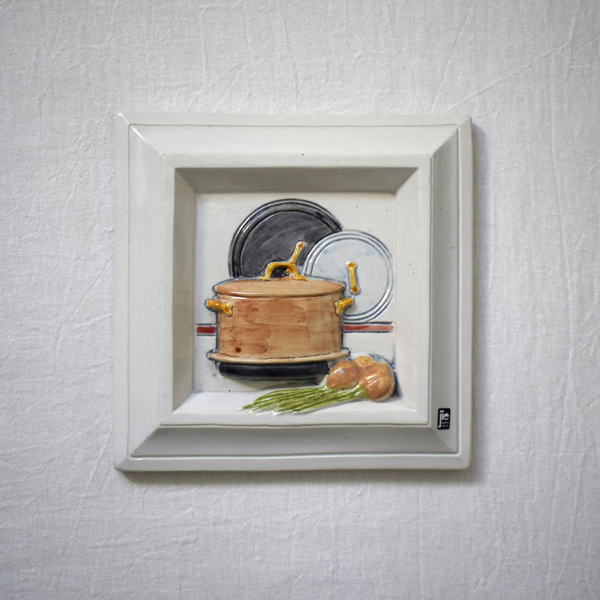 北欧 Jie Gantofta 壁掛け 白地の陶板 ☆1992年に廃業 北欧 Jie