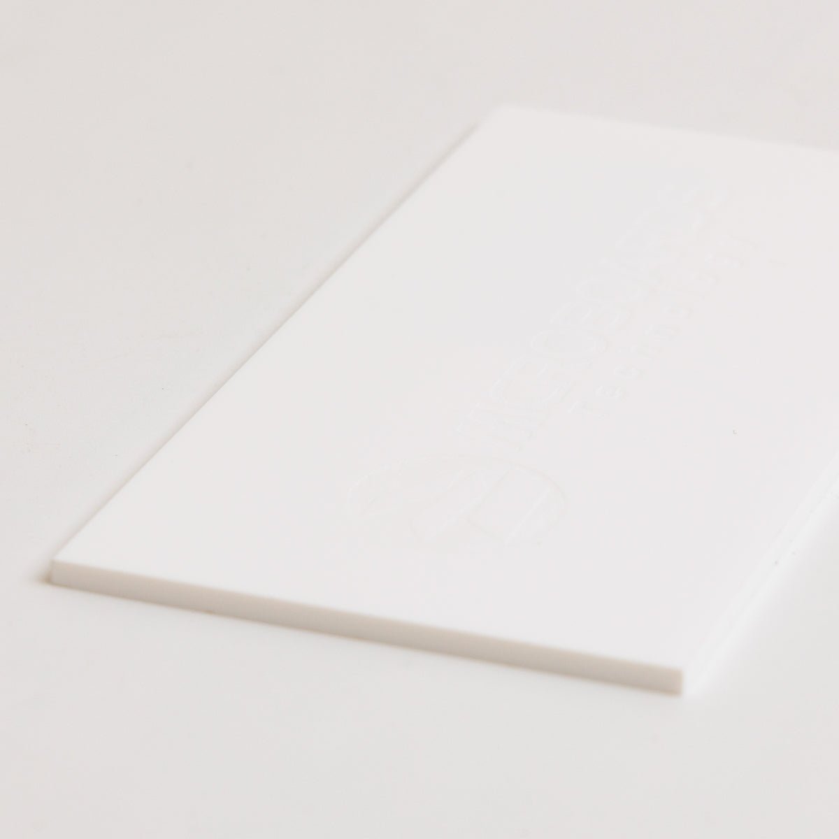 アクリル板（キャスト） 2mm厚 白（レーザー加工用材料） – FLUX Japan