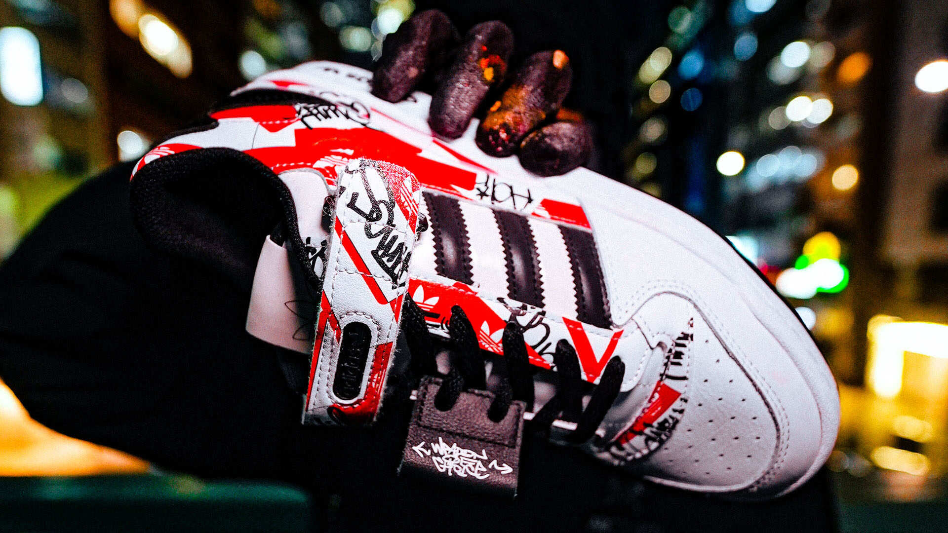 adidas Originals “GRAFFITI PACK“ atmosが2⽉11⽇(金)登場！ ｜ FLY