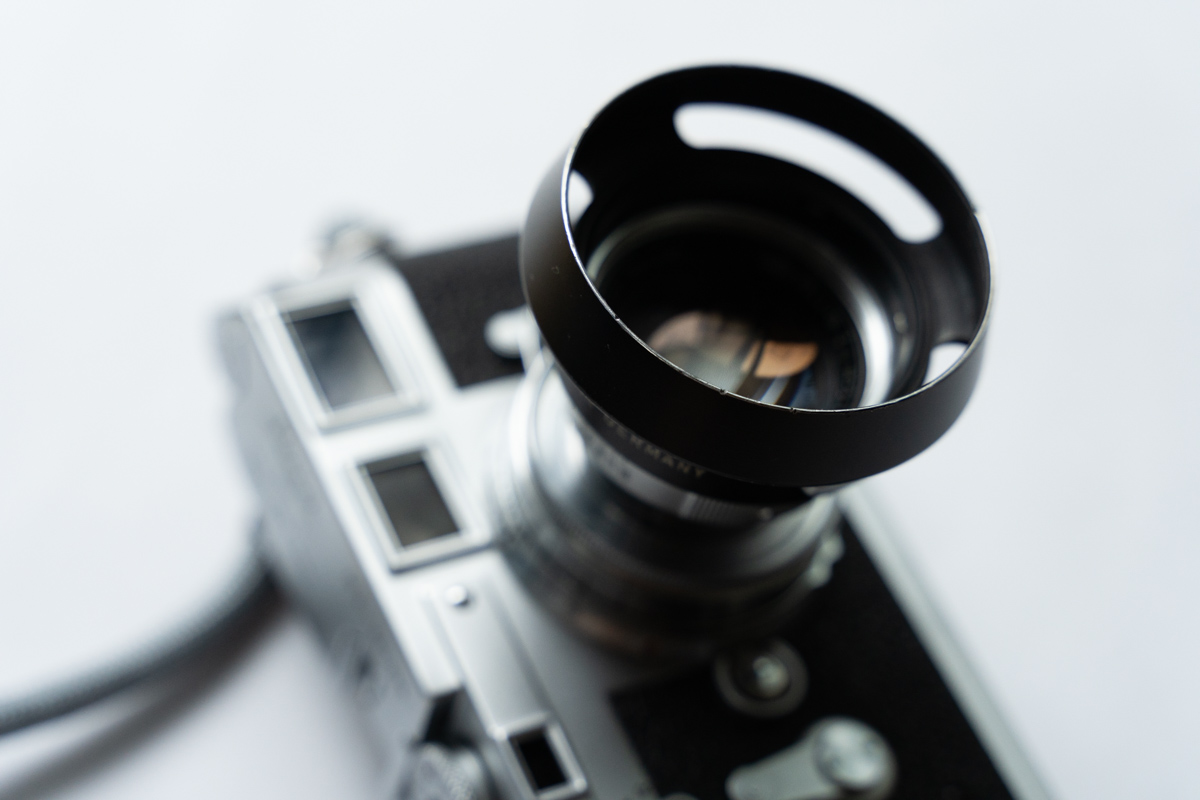 Leicaレンズフード(12585)と沈胴ズミクロン(1st)のマッチングが素敵