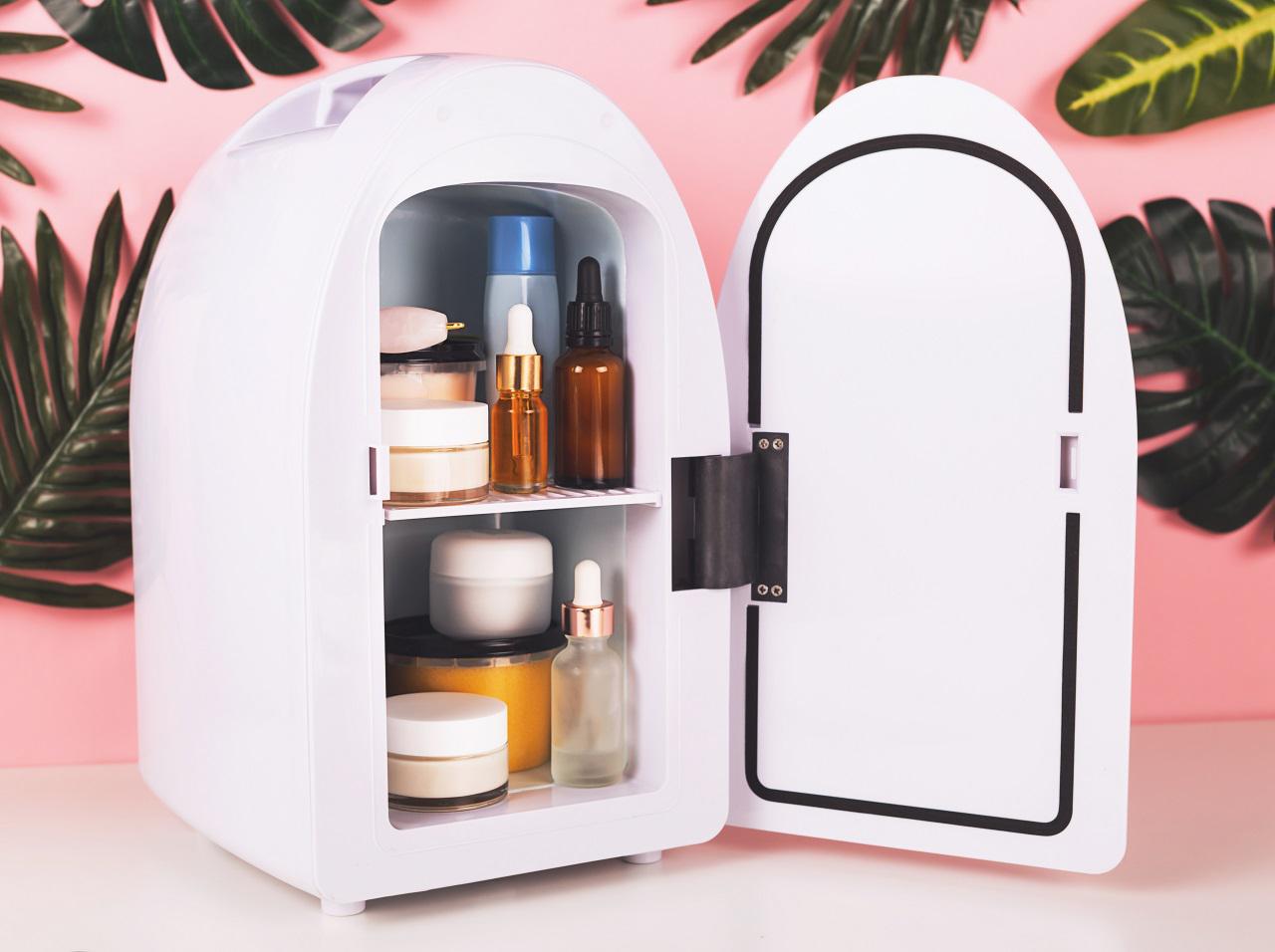 コスメ専用冷蔵庫」が大人気！プロもオススメの最旬アイテムに注目