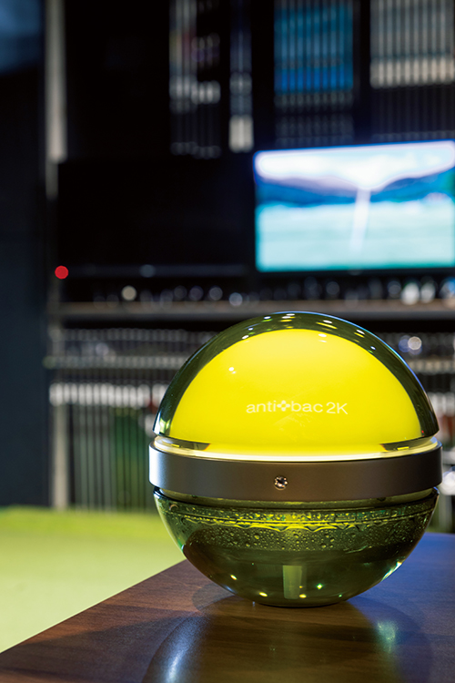 除菌・消臭・香りをもたらす洒脱な空気洗浄機「マジックムーン」 | EVEN