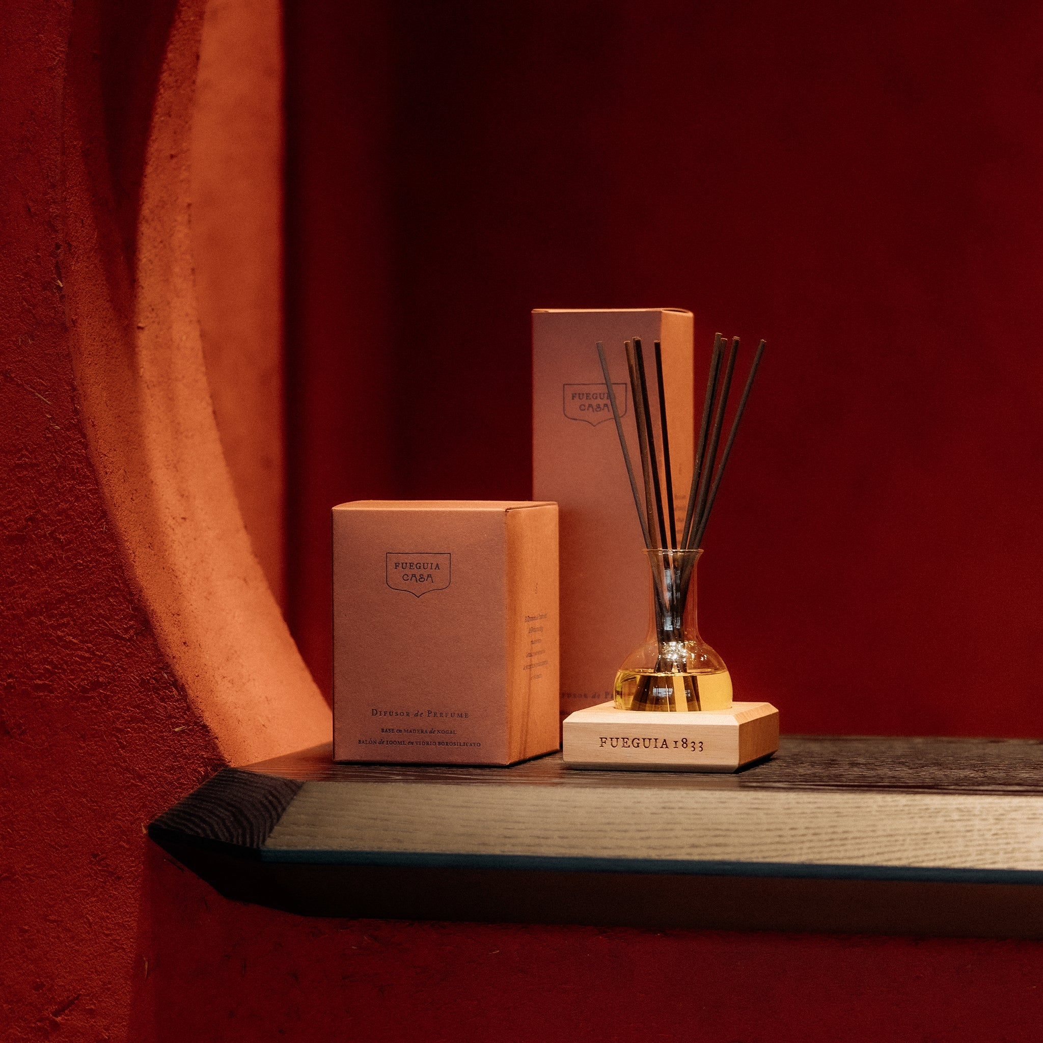 FUEGUIA 1833 | Luna Roja｜ルナ ロハ – FUEGUIA 1833 Japan Online