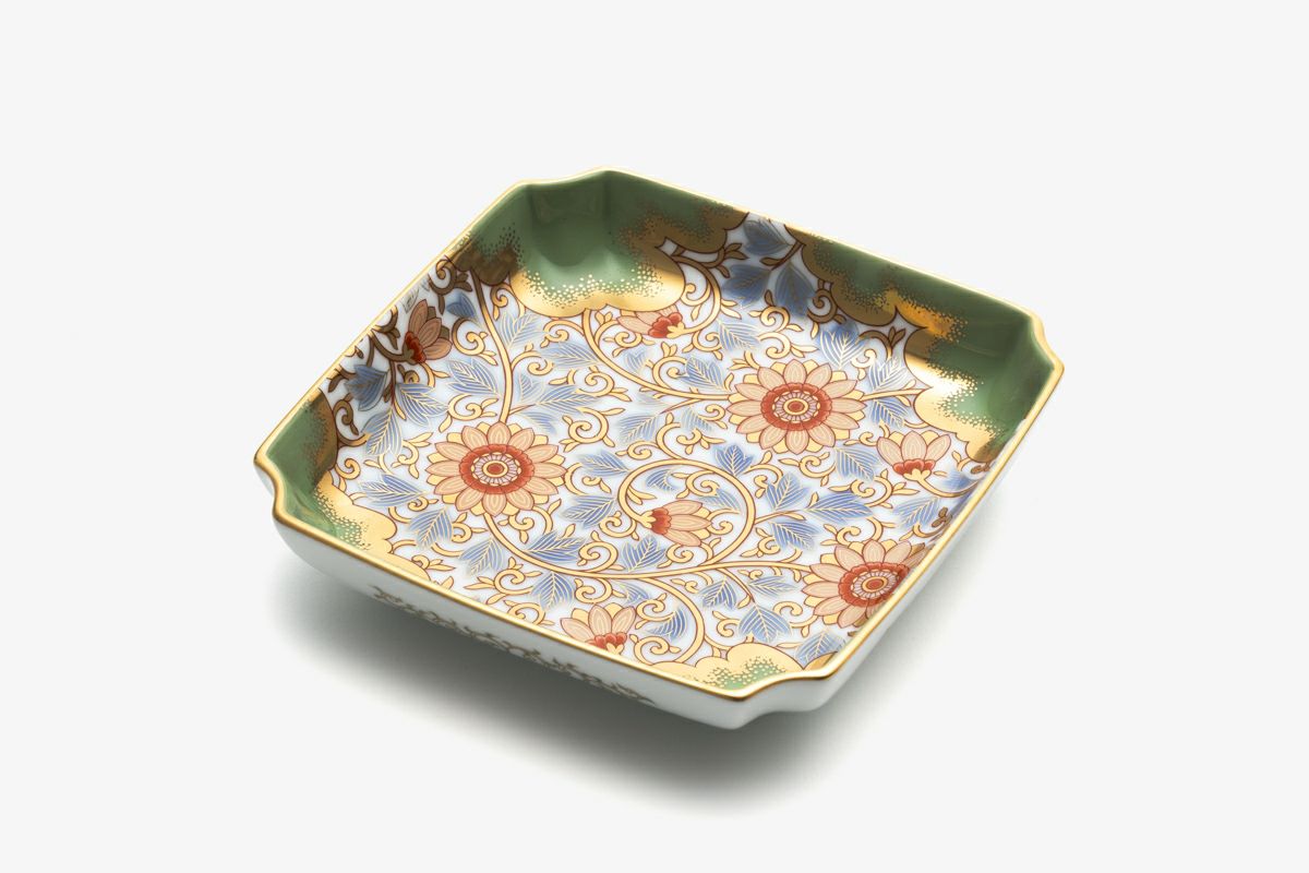 古伊万里牡丹金ミル瑠璃色 飾皿 | 有田焼 深川製磁｜公式オンラインストア