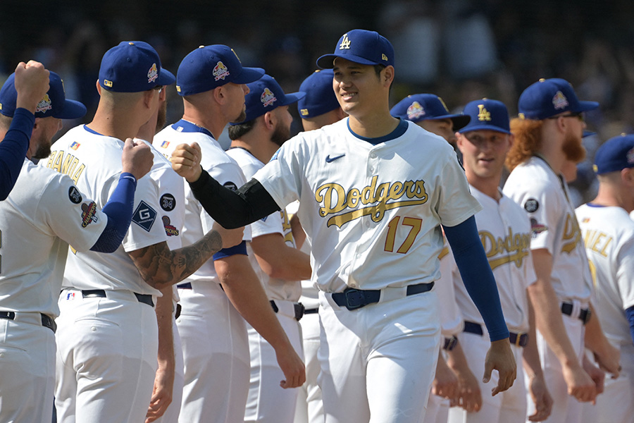 大谷翔平登場にドジャスタ大歓声！ 