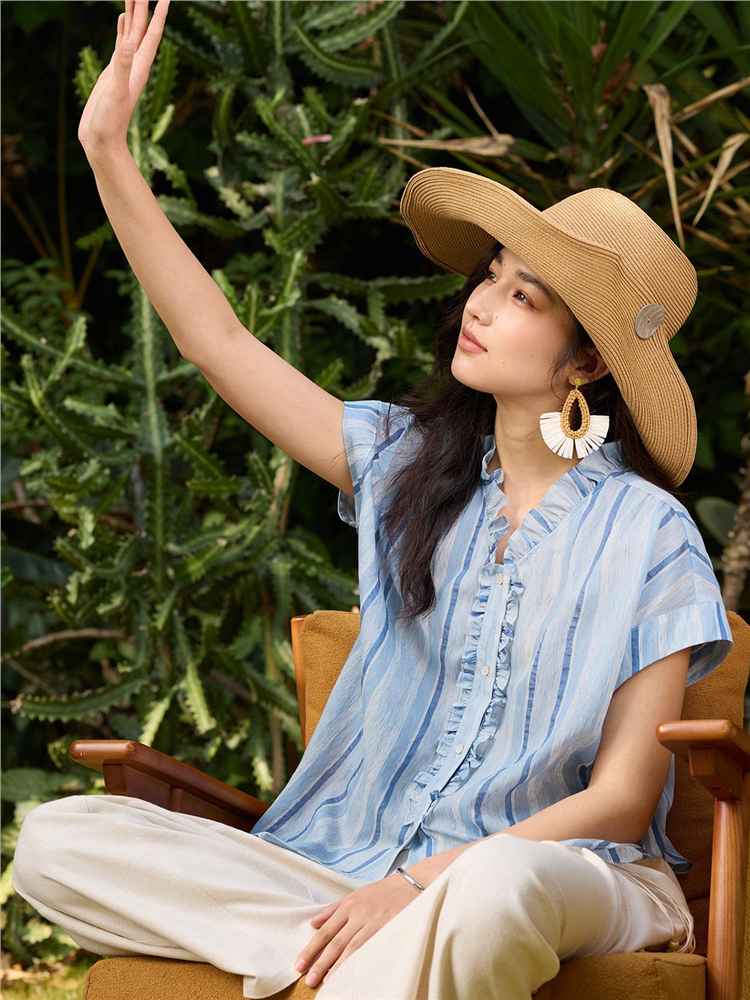 フリルブラウス 縦ストライプ前立てフリルブラウス 裾 フリル|フリル