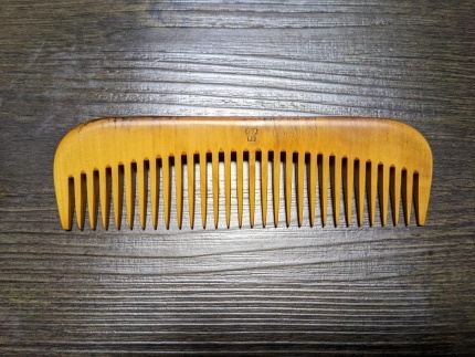 つげ櫛の櫛留商店 本つげ材すす櫛（荒歯）袋付 ※約13．5cm | JTB