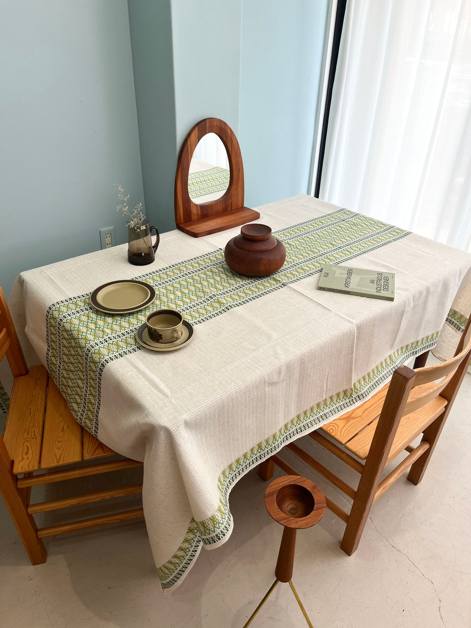 SALE】北欧ヴィンテージ丁寧なニードルワークが施されたテーブルクロス