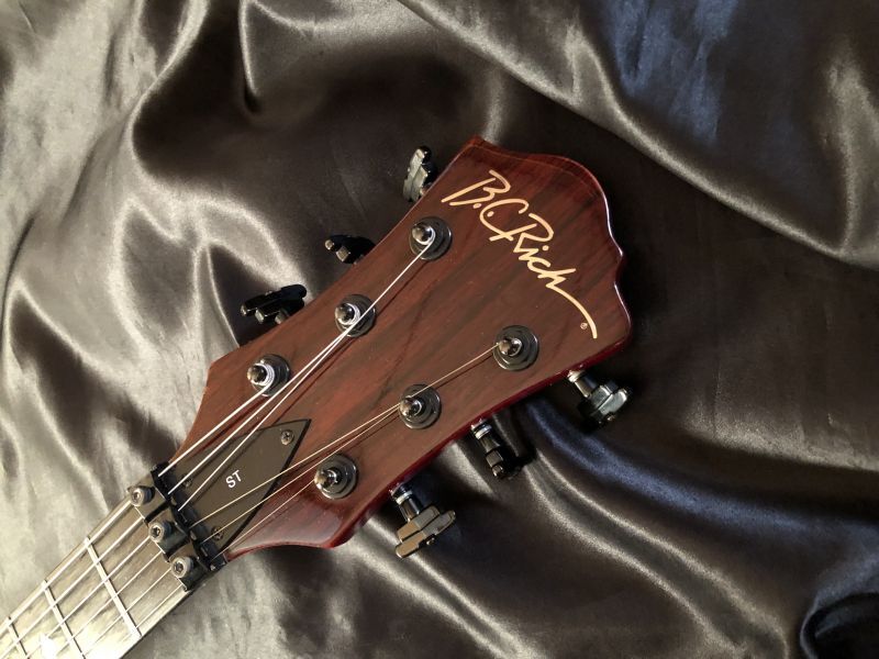 B.C.Rich / Mockingbird ST Trans Red - HR/HMギター専門店 FUTURE WORLD