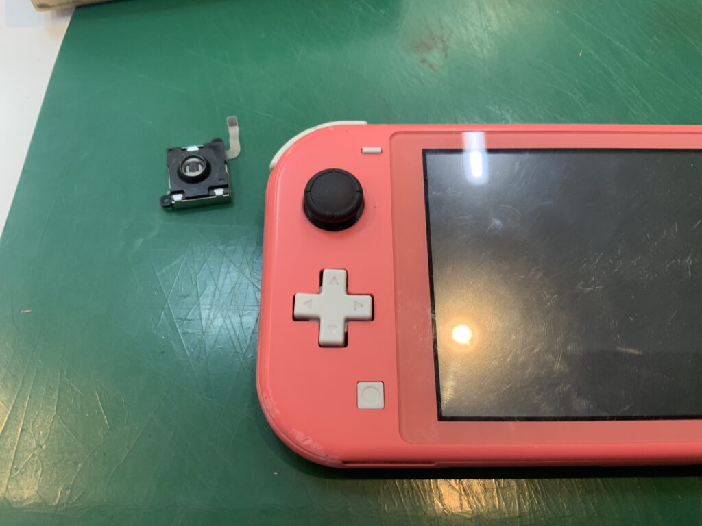 Nintendo Switch Lite 左スティックが折れたので交換修理対応 - ゲーム
