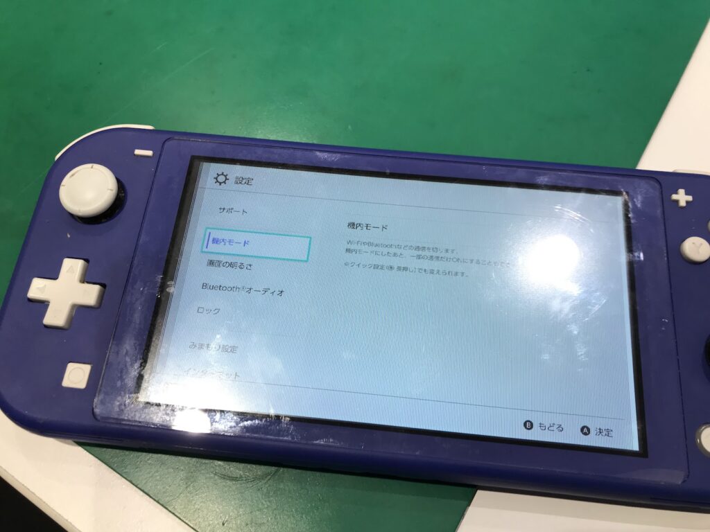 Switch lite液晶修理 】液晶画面に縦線がびっしり💦Nintendo Switch
