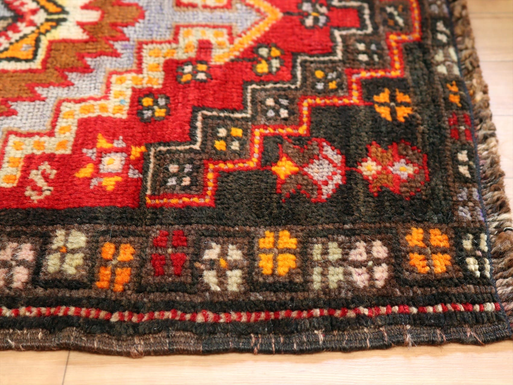 大判/シャビーレッドとネイビーの端正なヴィンテージトルコラグNo.729