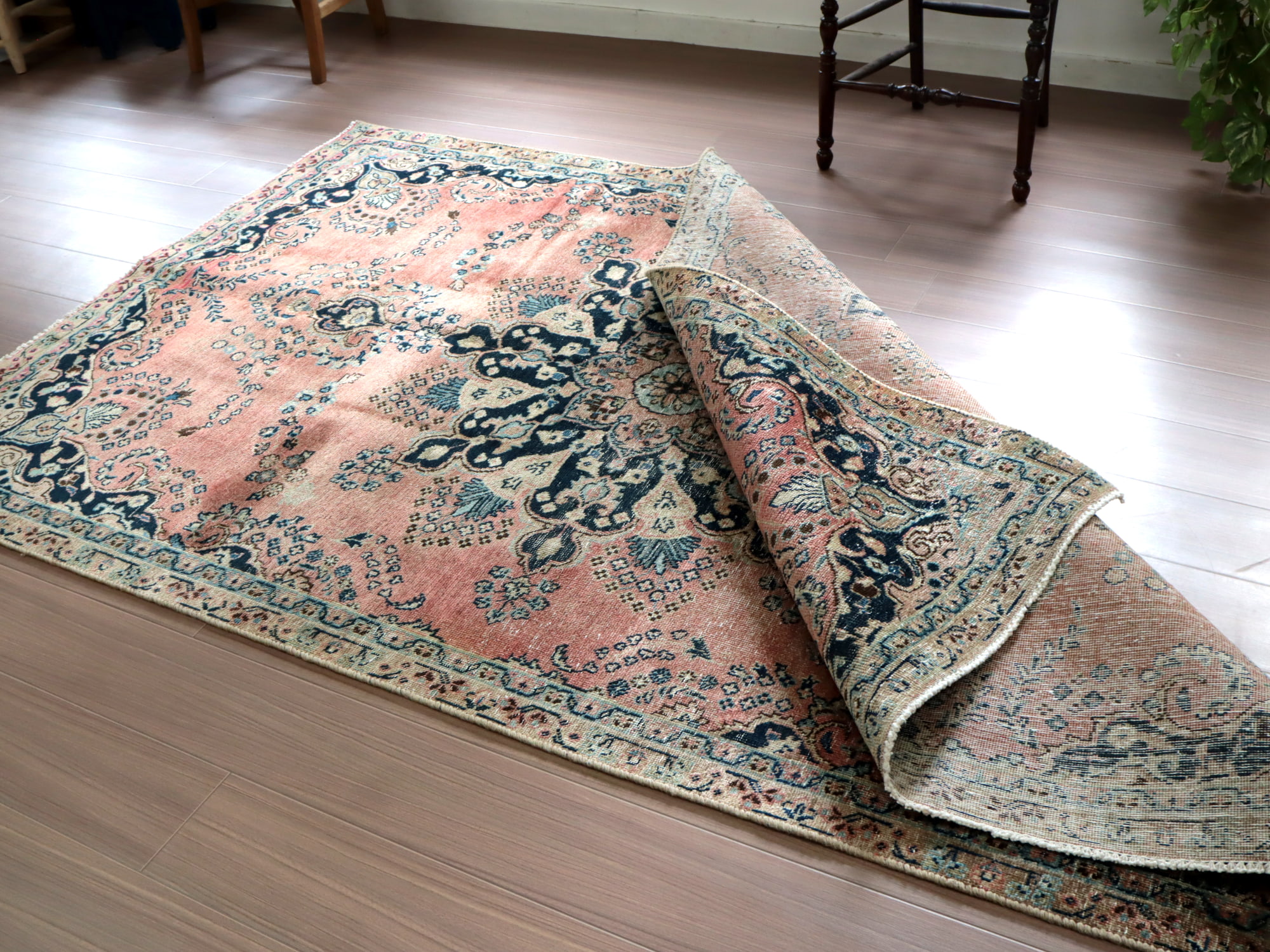 訳あり 超レア トルコヴィンテージラグ ローズ 206×113 薔薇