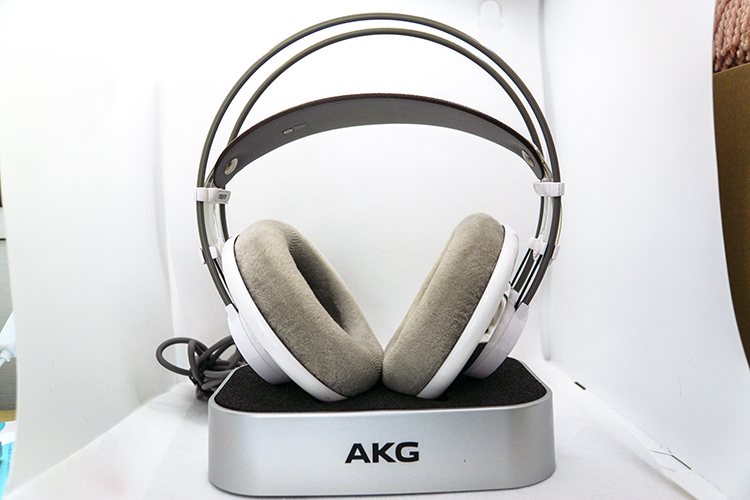 AKG K701 レビュー】澪ホンだこれ。音楽を純粋に楽しむことができる