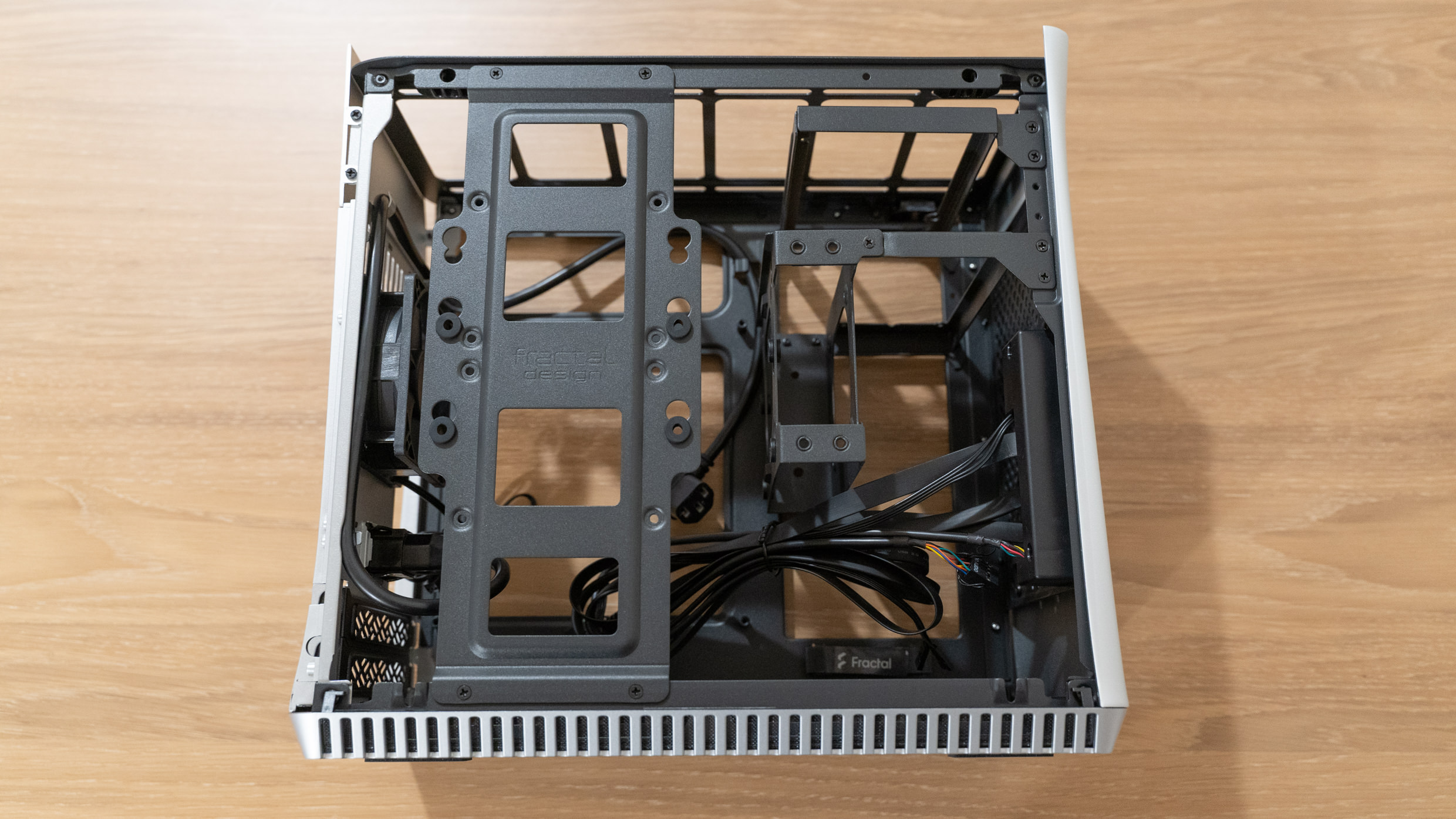 オトナの自作PC計画3：組み立て編」Era ITXに実際に購入したパーツを