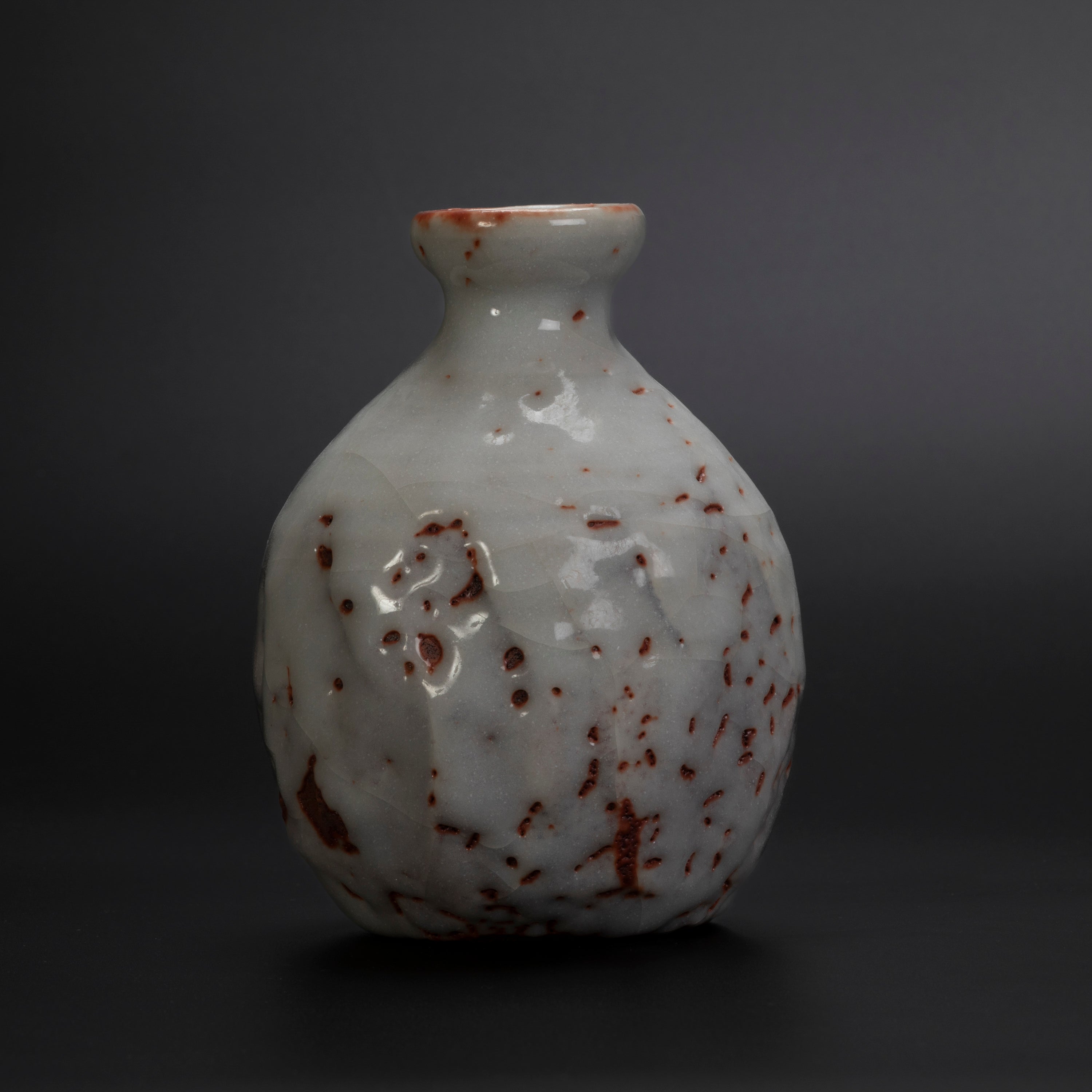 日本酒の味を開く徳利 志野徳利