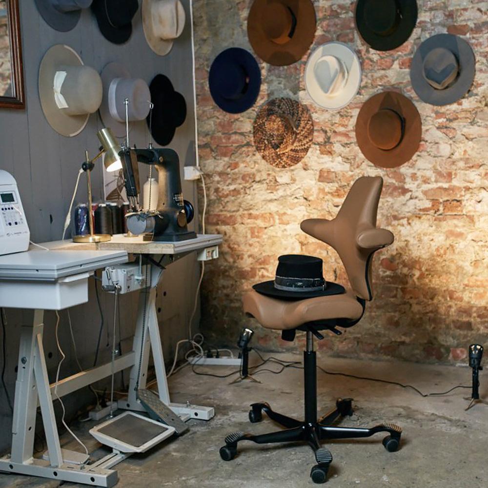 HAG Capisco/ホーグ カピスコ チェア 本革張り レザー (座面高41.7cm