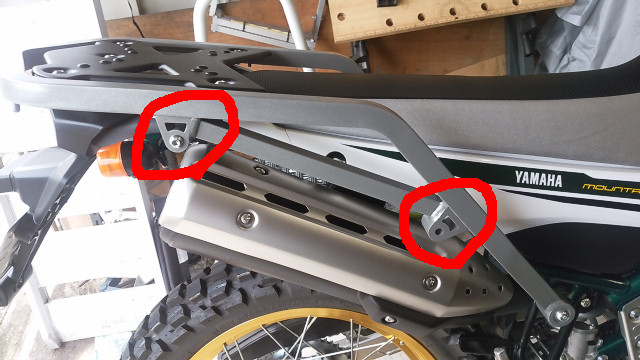 アドベンチャーキャリアにフック取付記｜SEROW（セロー）250