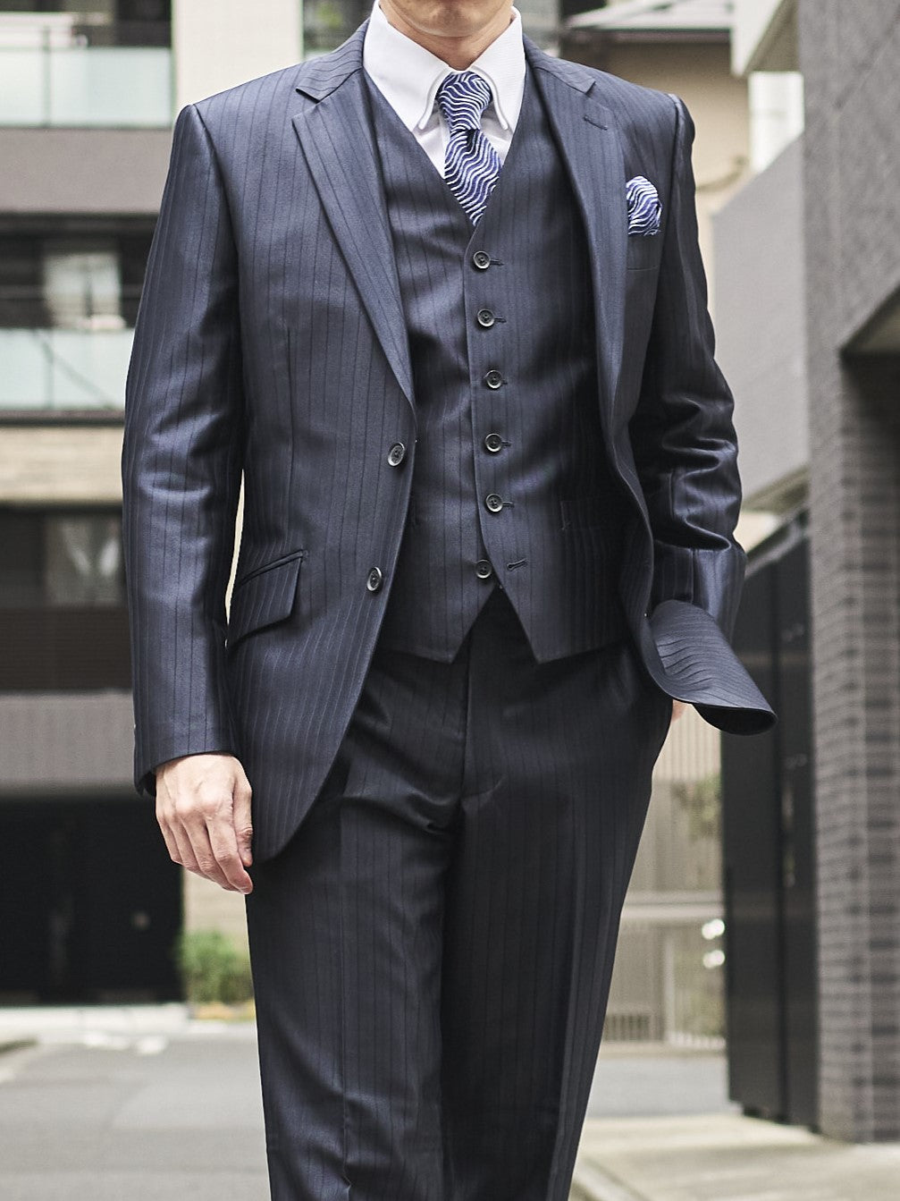 セール特別価格】【再値下げ】【残り僅か】光沢ストライプ柄スーツ