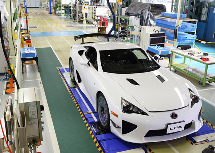 レクサスLFA――おもてなしのスーパーカー（2010年） | クルマ情報