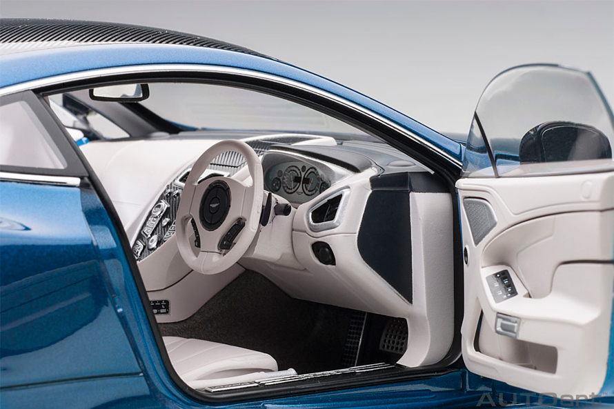 最先端テクノロジーで600PSのミニカー「1/18スケール アストンマーチン