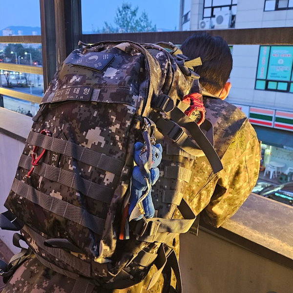 Qoo10] コンフォート [BTS V テテ着用] PIYONG