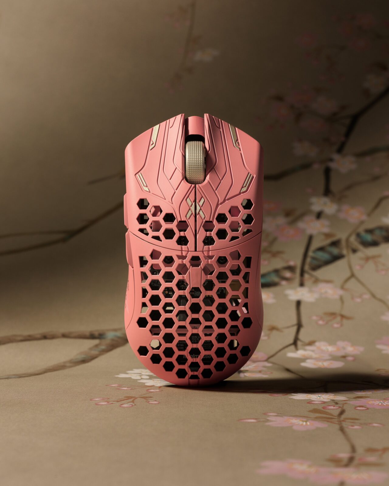 Finalmouse、限定版ゲーミングマウス「ULX SAKURA 桜」を発表-9月20日