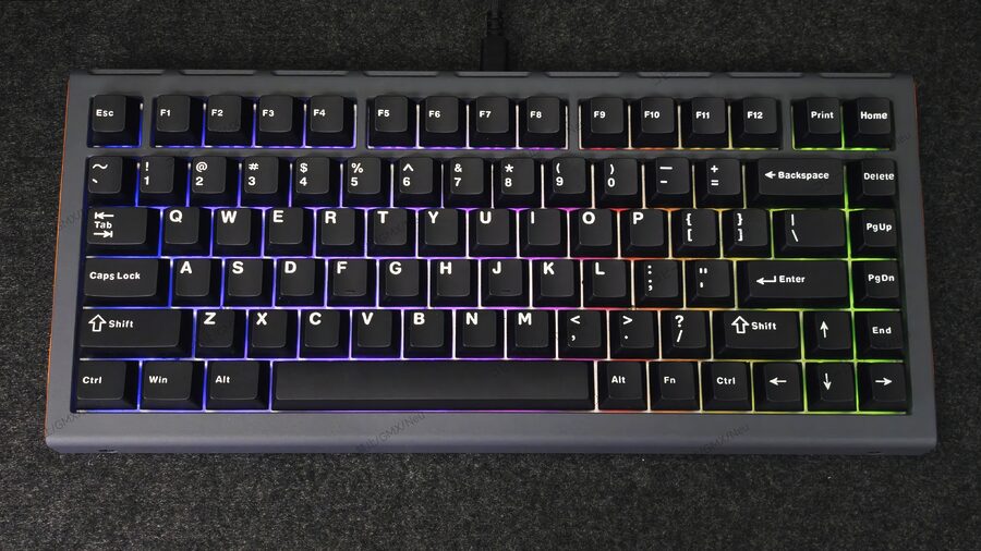 83キー】磁気スイッチ搭載！8000Hz対応の高性能ゲーミングキーボード