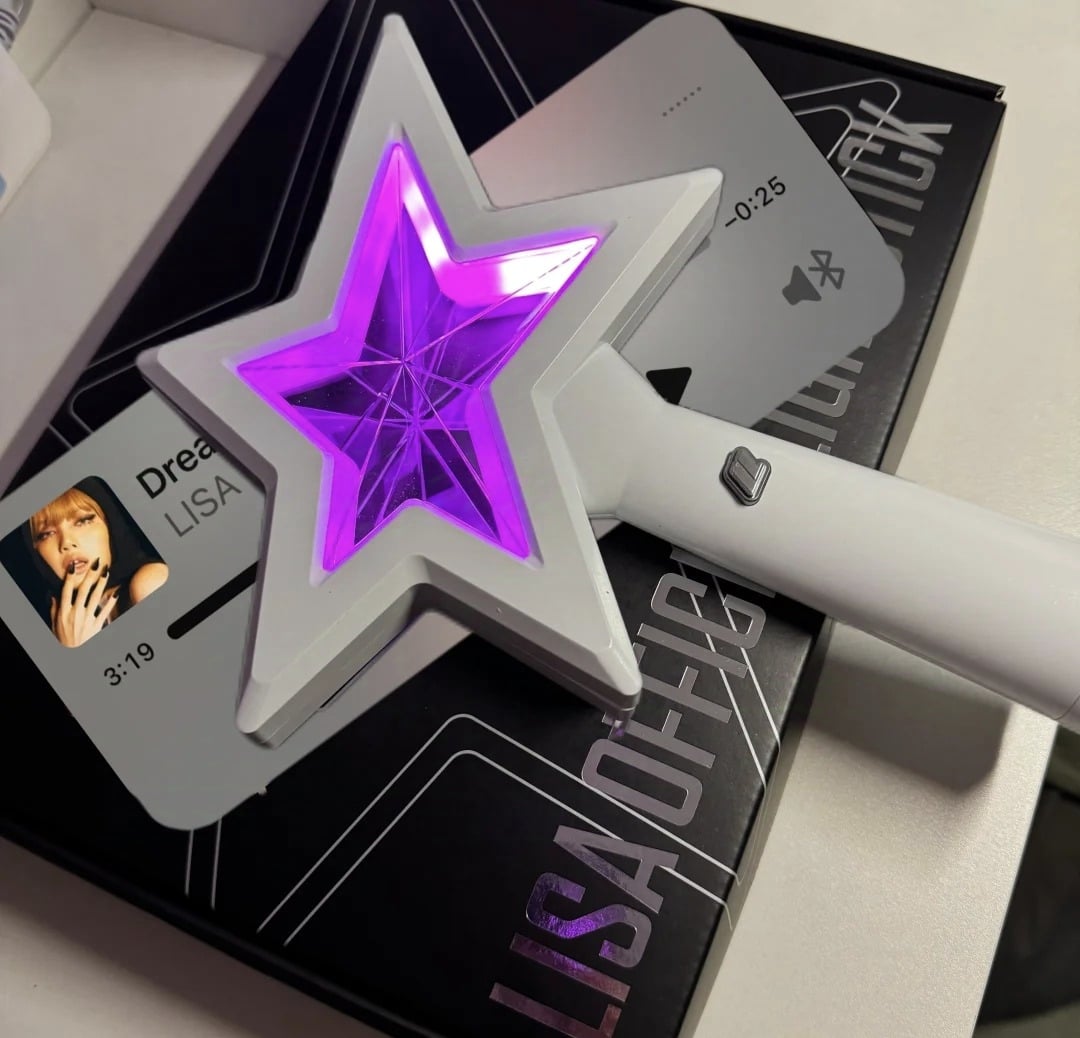 リサの新ペンライト登場！カスタムペンライトで公演をもっと輝かせよう