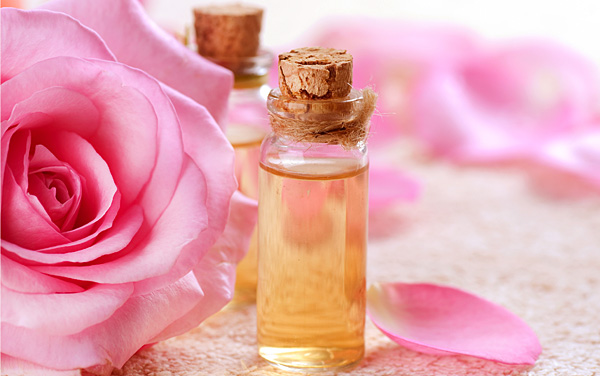 ダマスクローズオイル・ローズ水 | 株式会社銀座・トマト | 化粧品