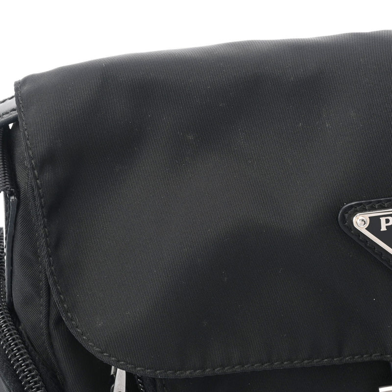 プラダショルダーバッグ 黒 シルバー金具 ユニセックス ナイロン