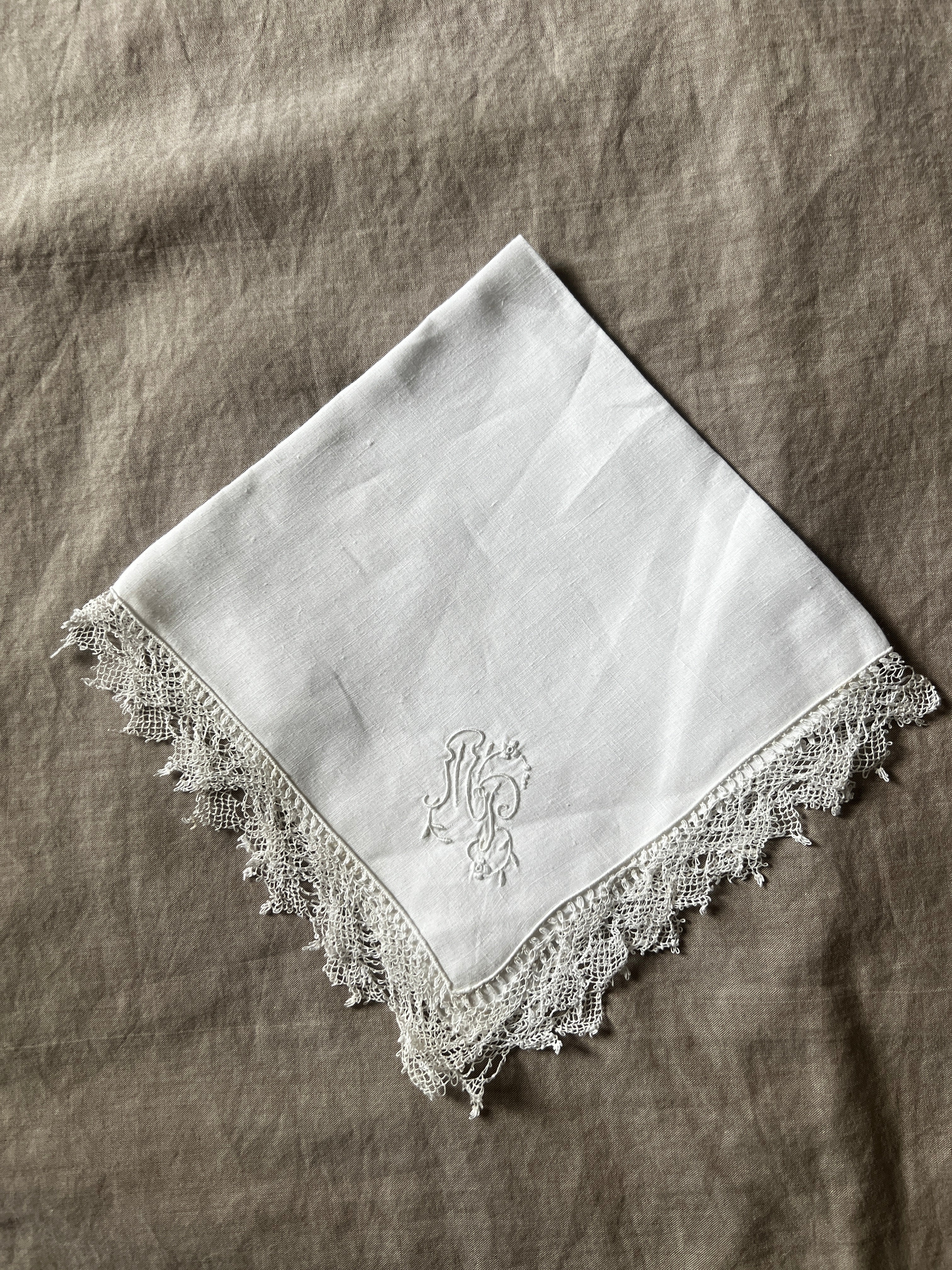 白刺繍ハンカチ – France Antique 銀色アンティーク