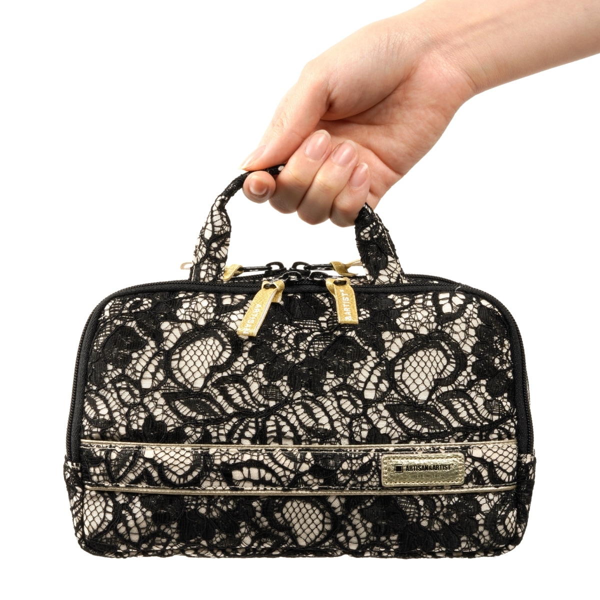 大きめサイズのスロープシェイプ・ポーチ クラシック・モノトーン 2WP