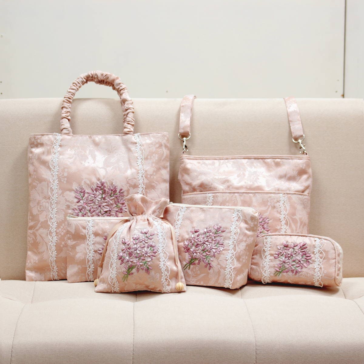 リボン刺繍 スマホポシェット 約19×13cm [Florette]｜インテリアレース