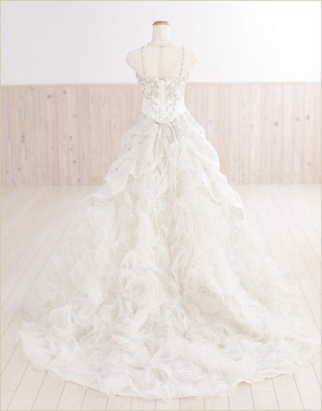 新郎新婦のウェディングドレス＆タキシードセット｜フォトウェディング