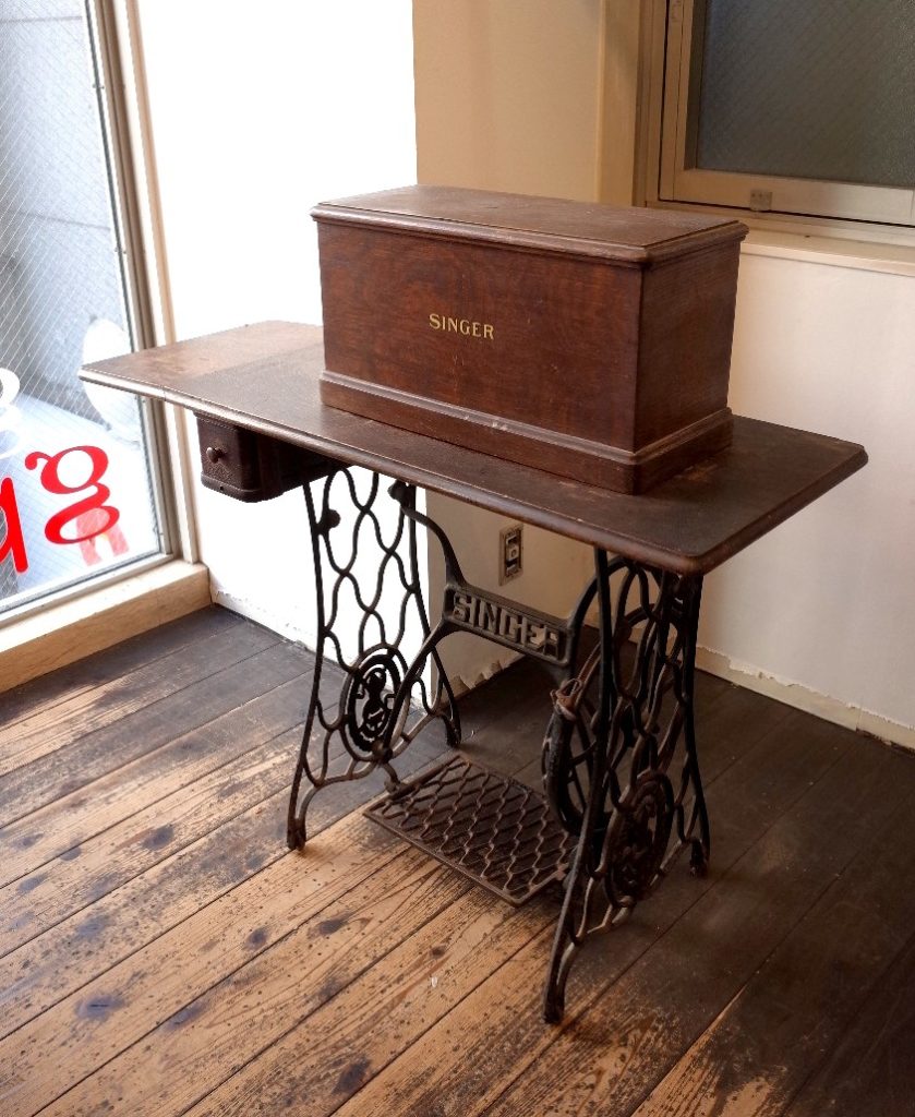 シンガー/SINGER アンティークミシン台 パソコンテーブルとして使え
