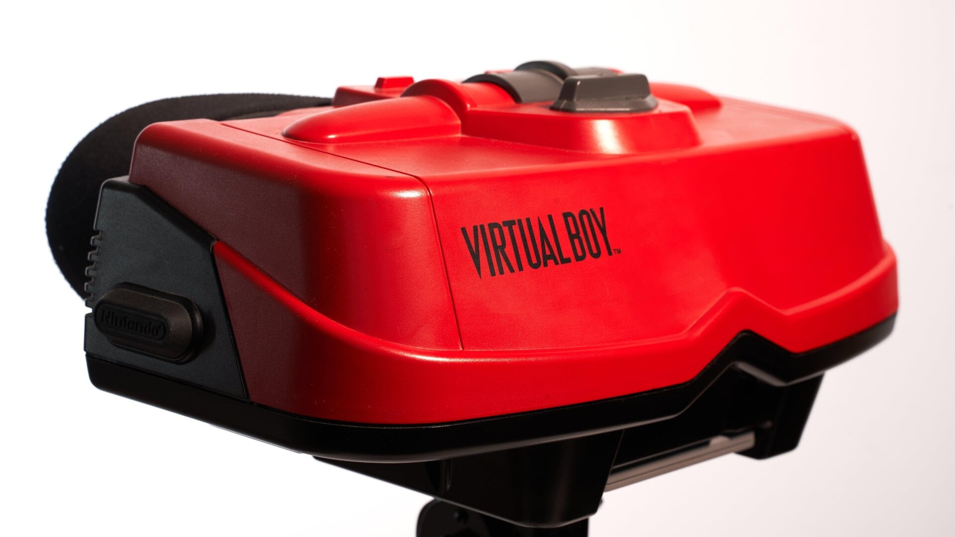 The Nintendo Virtual Boy Deserves Your Respect