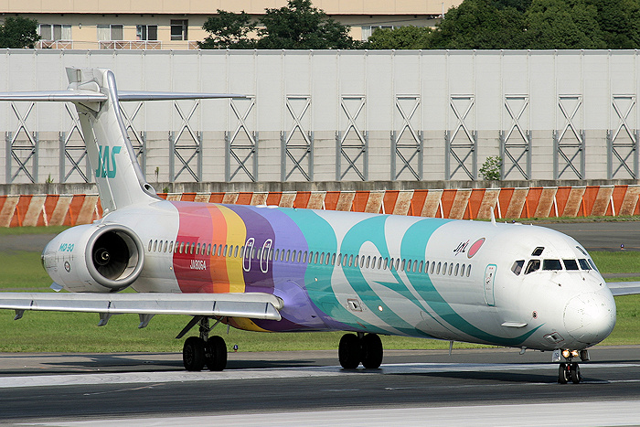 黒澤塗装 1号機 JAS（日本エアシステム） MD-90 JA8064