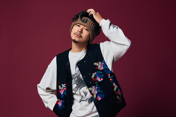 秋冬を華やかに彩る大人のカジュアルコーデ｜メンズライフスタイルWEB