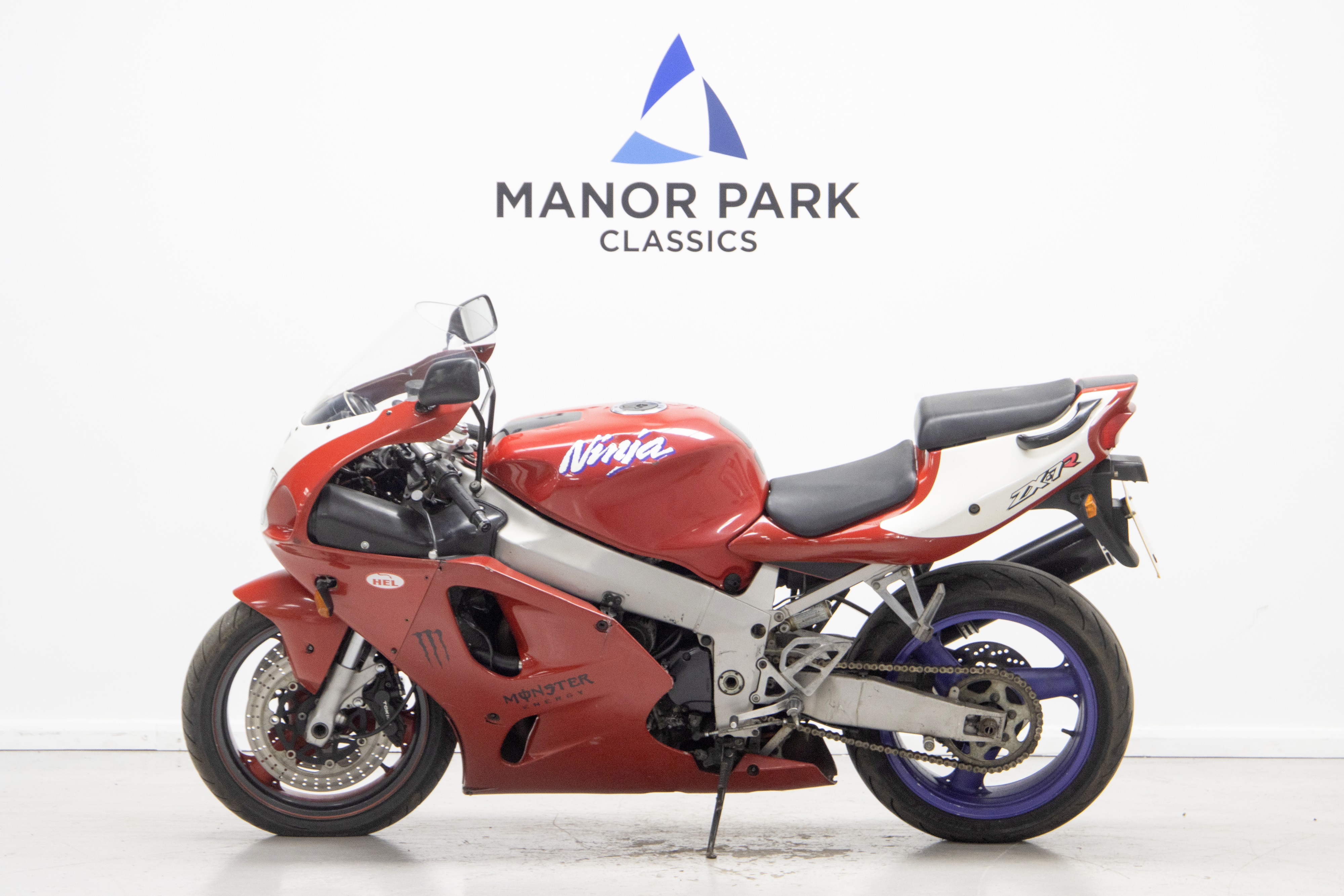 Lot 97 - 1996 Kawasaki ZX-7R Ninja