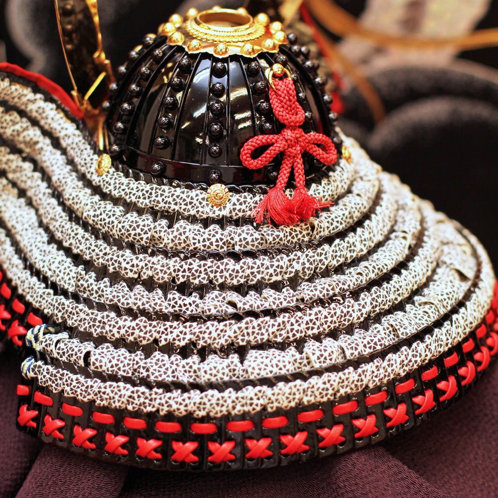 横幅60cm｜加藤鞆美作｜1/3源為朝兜｜平飾りの五月人形｜本物を再現