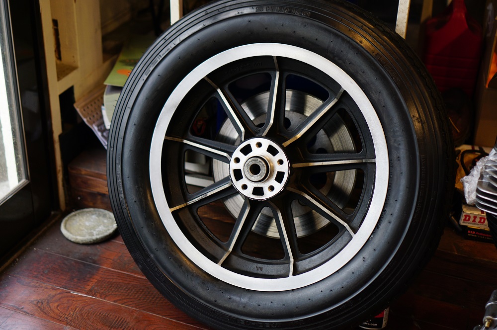 ショベルヘッド タイヤ交換 | 後藤屋モーターワークス